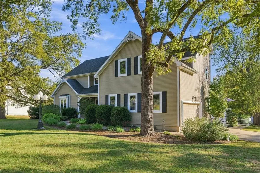 201 N 3rd Street, Louisburg, KS 66053 - #3
