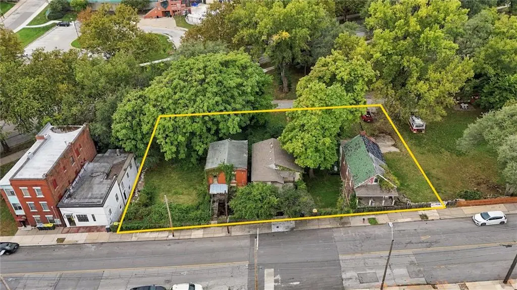 2024 Summit Street, Kansas City, MO 64108 - #1