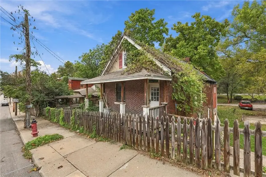 2020 Summit Street, Kansas City, MO 64108 - #2