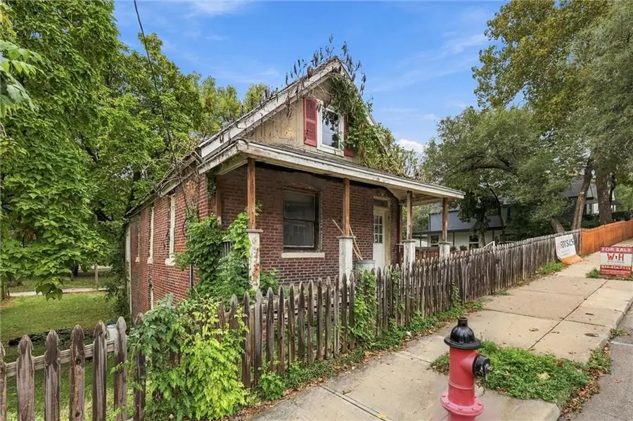 2020 Summit Street, Kansas City, MO 64108 - #3