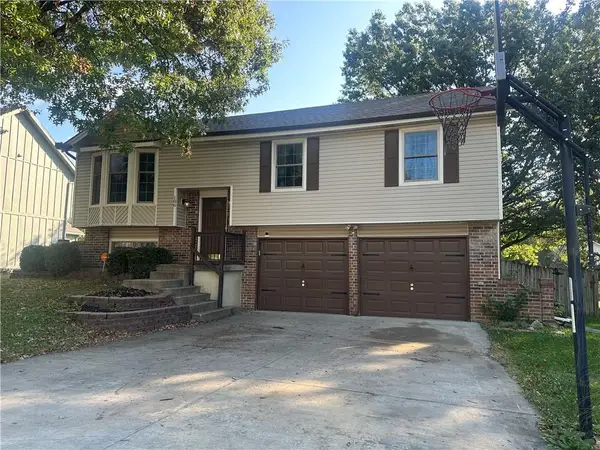 106 S Chambery Drive, Olathe, KS 66061