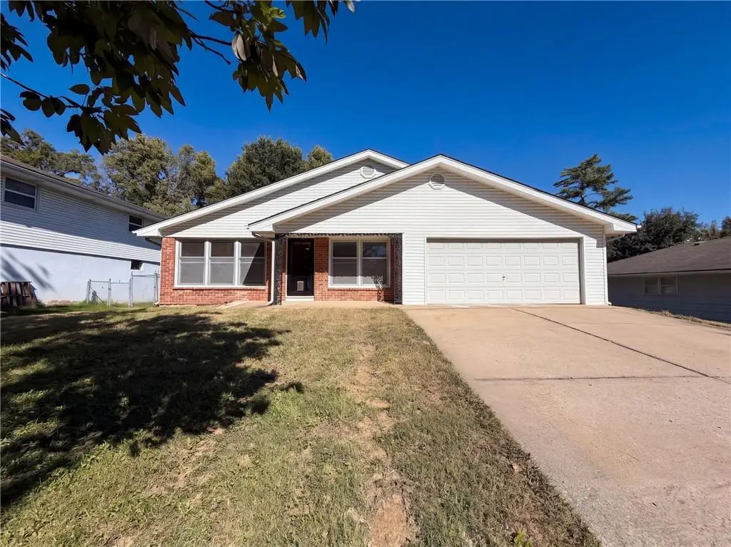 602 W 101st Street, Kansas City, MO 64114 - #1