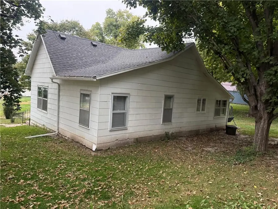 407 E 4th Street, Mound City, MO 64470 - #2