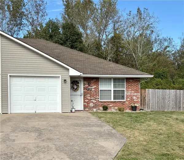 998 Christie Lane, Grain Valley, MO 64029