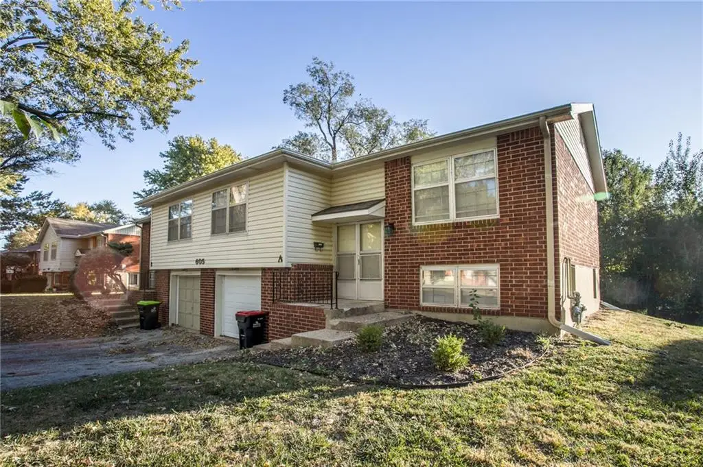 607 NE Lynn Street, Lees Summit, MO 64063 - #1