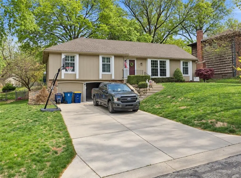 10709 W 101st Street, Overland Park, KS 66214 - #1