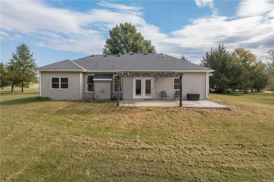 8041 NW Joe Montana Drive, Cameron, MO 64429 - #3