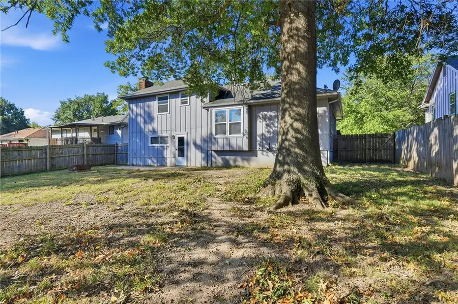 1419 N Aztec Avenue, Independence, MO 64056 - #2