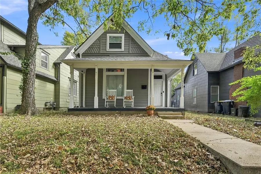 4121 Oak Street, Kansas City, MO 64111 - #2