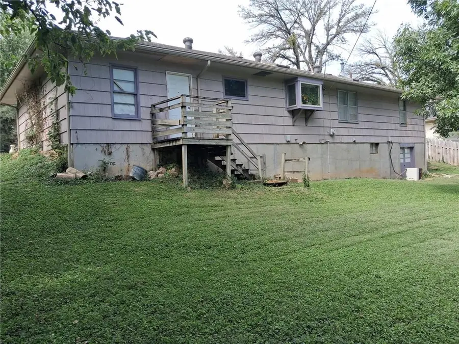 6009 E 102nd Street, Kansas City, MO 64134 - #2