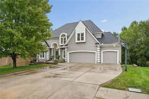 6705 NW Monticello Terrace, Parkville, MO 64152