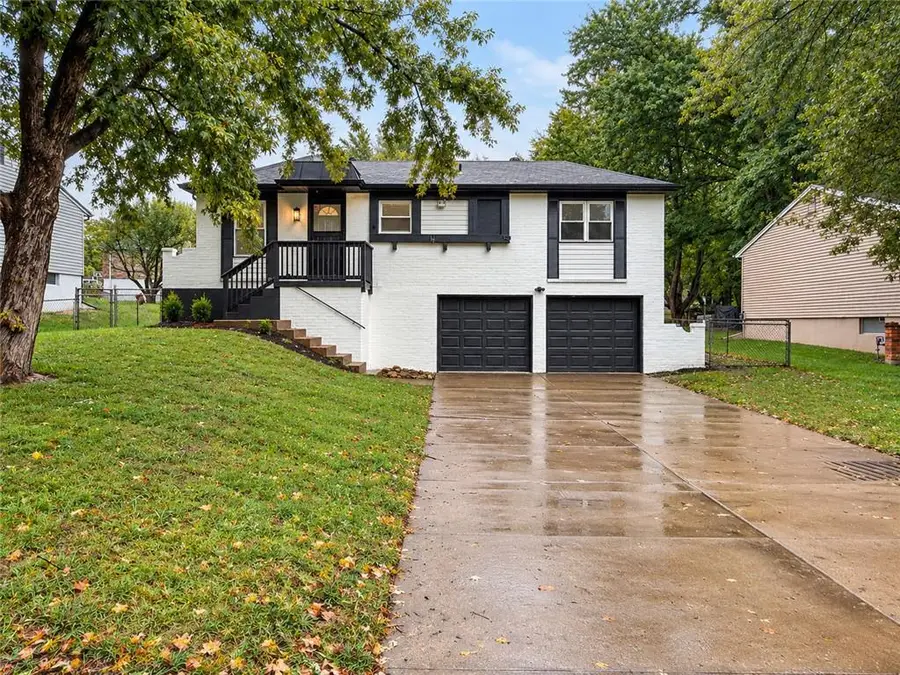 816 NW Oxford Drive, Blue Springs, MO 64015 - #2