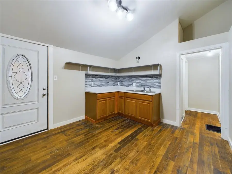 1013 W South Avenue, Independence, MO 64050 - #2