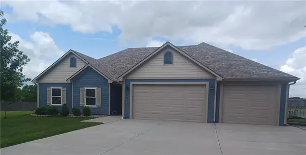 916 Cedar Court, Paola, KS 66071