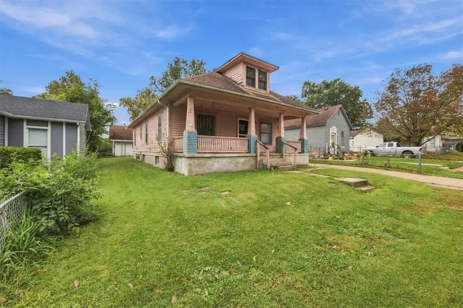 925 Pottawatomie Street, Leavenworth, KS 66048 - #3