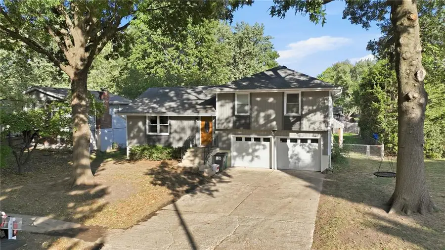 1305 Madison Street, Lees Summit, MO 64081 - #2