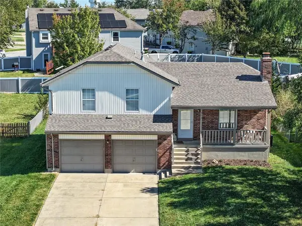 311 W Apple Valley Parkway, Belton, MO 64012