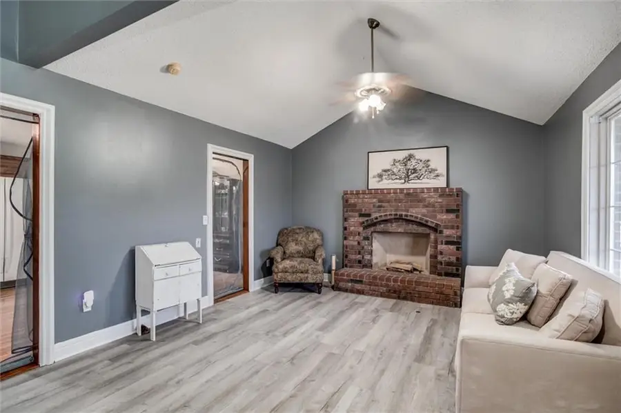 311 W Apple Valley Parkway, Belton, MO 64012 - #2