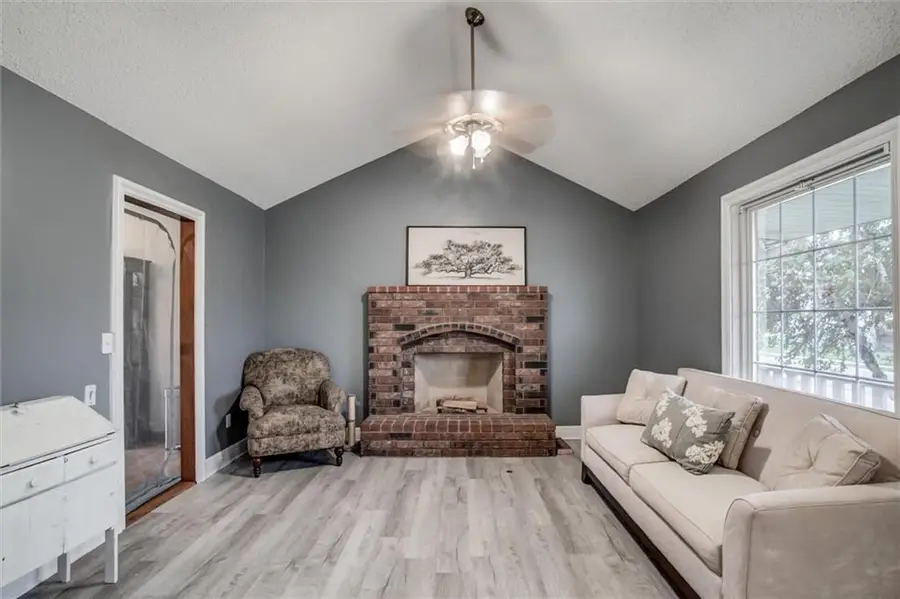 311 W Apple Valley Parkway, Belton, MO 64012 - #3