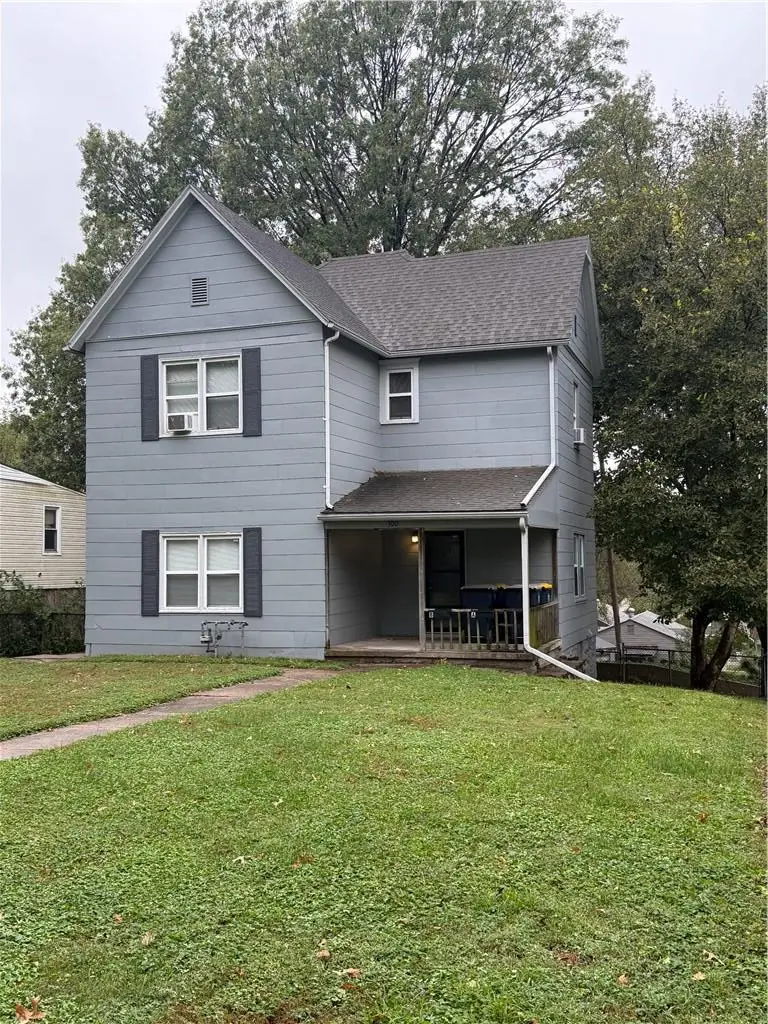 300 Jackson Avenue, Kansas City, MO 64124 - #2