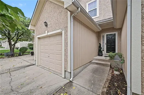 7313 Mccoy Street, Shawnee, KS 66227