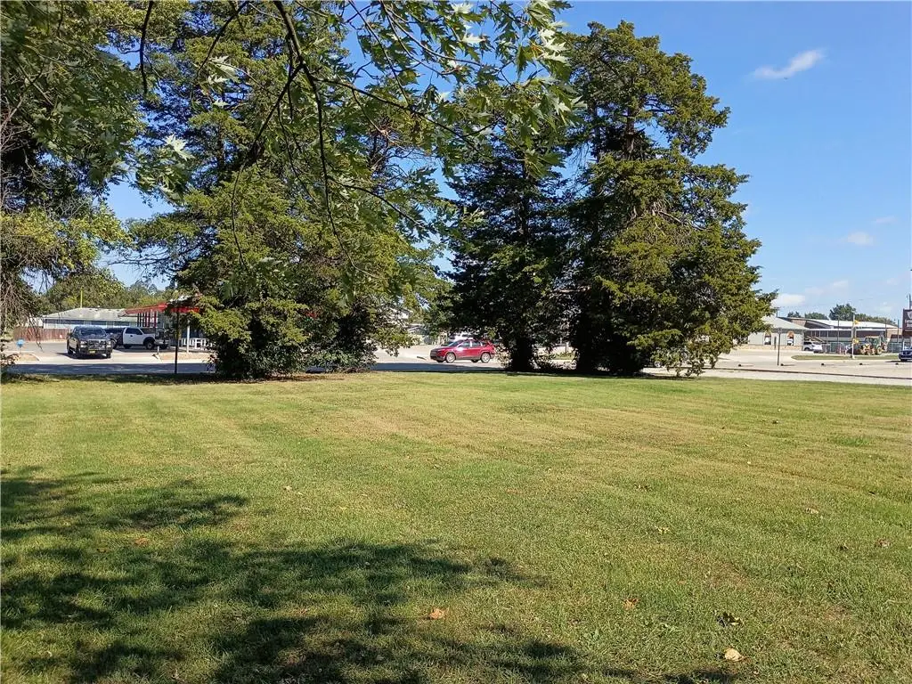 St John Highway W, Girard, KS 66743 - #1