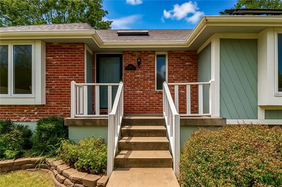 1204 SE 6th Street, Lees Summit, MO 64063 - #2