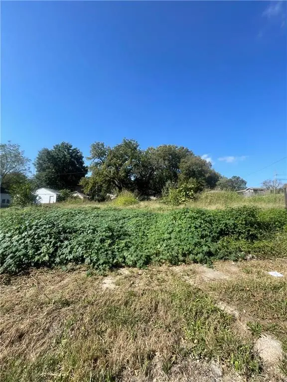 1647 Bristol Avenue, Kansas City, MO 64126 - #2