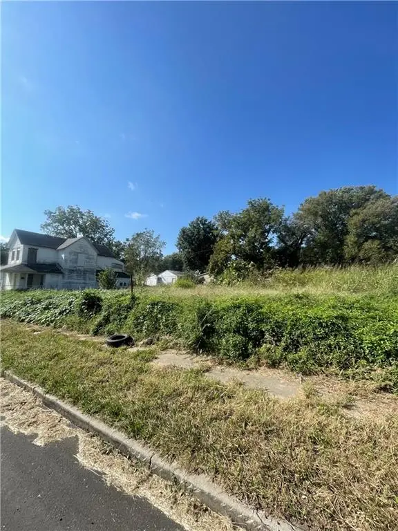 1647 Bristol Avenue, Kansas City, MO 64126 - #3