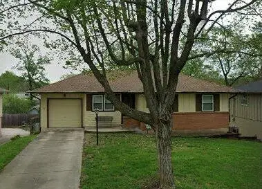 8207 Kenwood Avenue, Kansas City, MO 64131 - #1