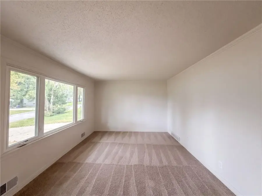 11214 E 48th Street, Kansas City, MO 64133 - #3