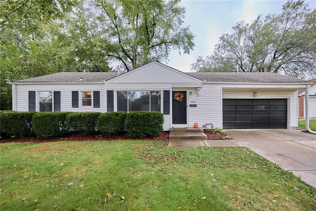 8824 Summit Street, Kansas City, MO 64114 - #1
