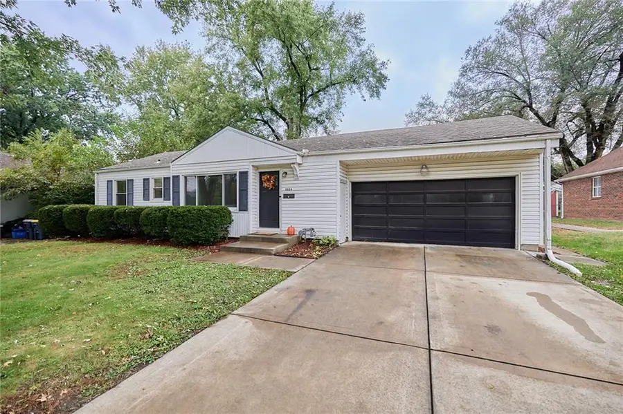 8824 Summit Street, Kansas City, MO 64114 - #3