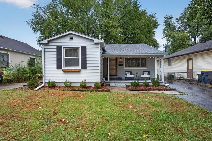 108 E 79th Terrace, Kansas City, MO 64114 - #2