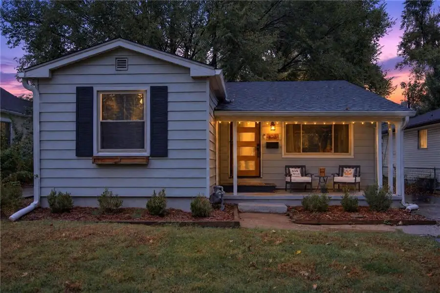 108 E 79th Terrace, Kansas City, MO 64114 - #3