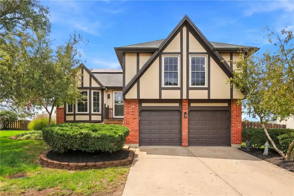 12604 Fountain Lake Drive, Grandview, MO 64030 - #1