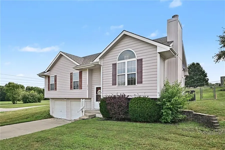18713 Primrose Street, Smithville, MO 64089 - #2