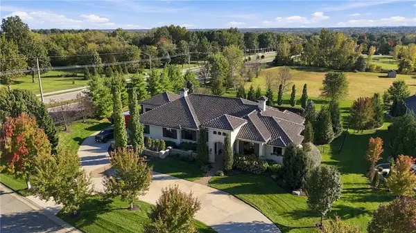 10303 W 156th Terrace, Overland Park, KS 66221