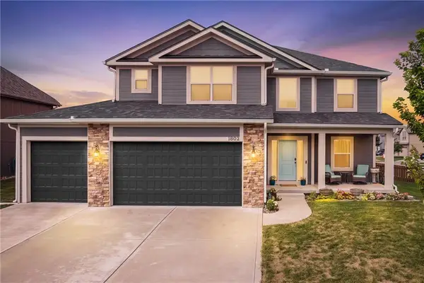 1802 Verbena Avenue, Greenwood, MO 64034