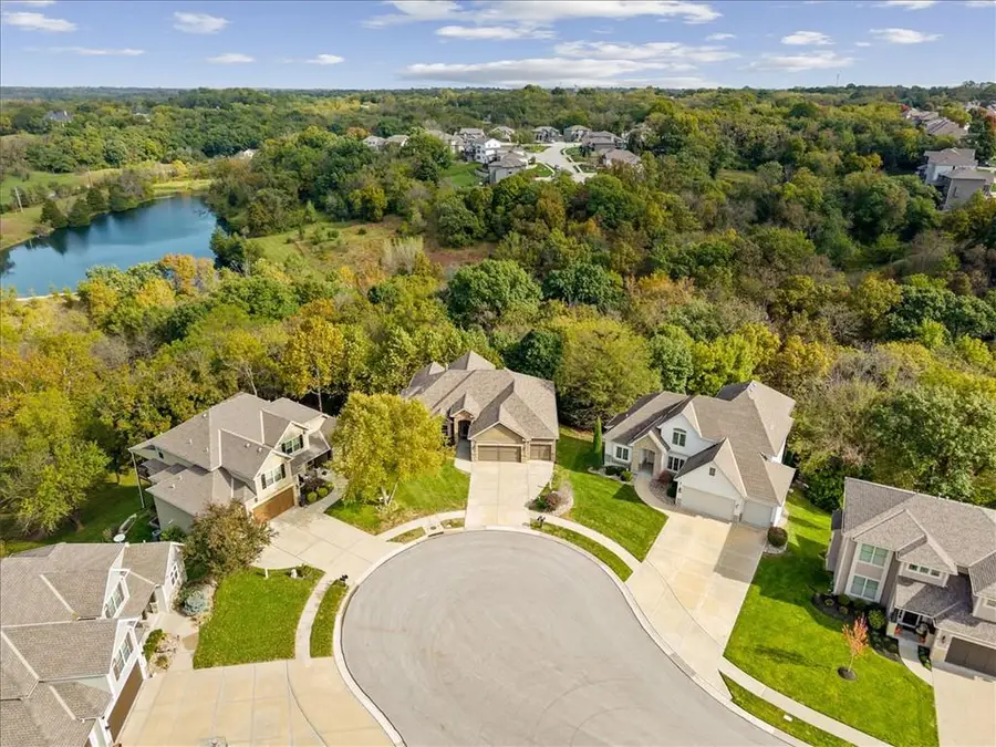 15096 NW 66th Street, Parkville, MO 64152 - #2