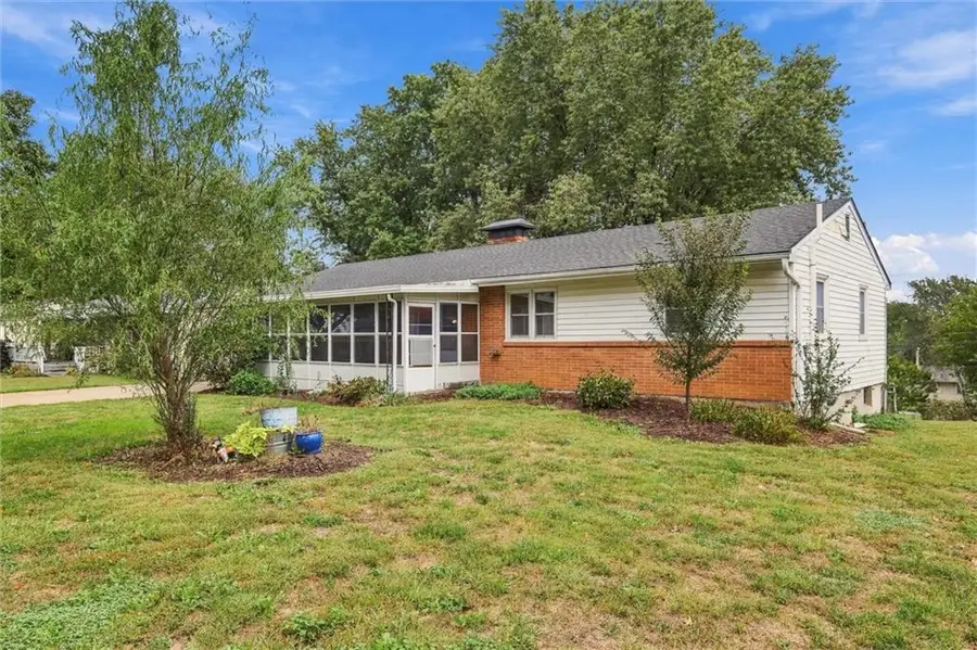 1608 Lee Lane, Pleasant Hill, MO 64080 - #3