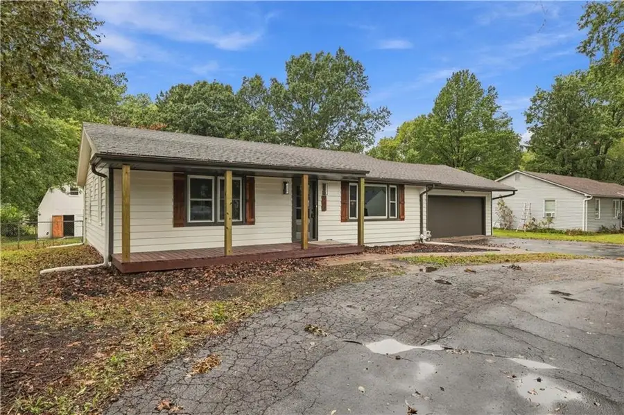 702 SW Locust Street, Oak Grove, MO 64075 - #3