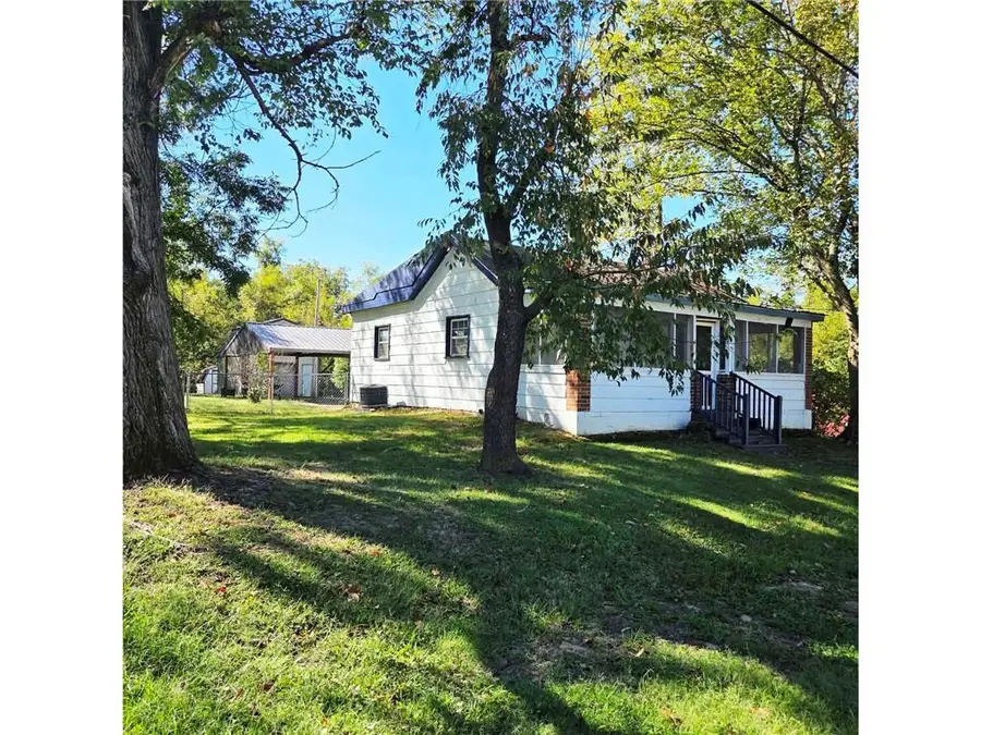 416 W Gravel Street, Clinton, MO 64735 - #2