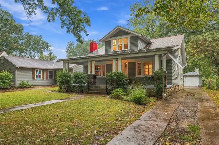 7516 Locust Street, Kansas City, MO 64131 - #2