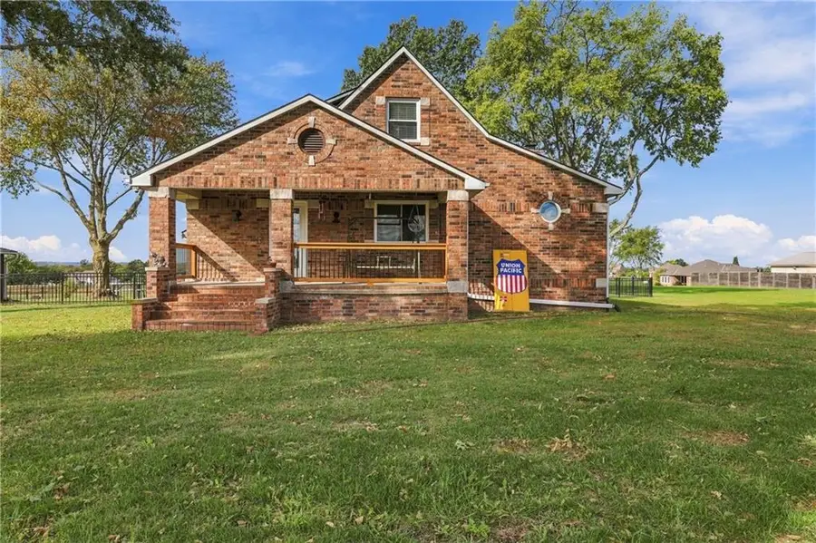 981 S 9th Street, Odessa, MO 64076 - #3