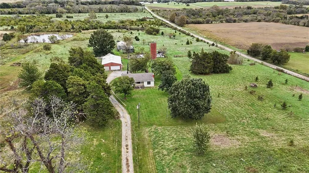 794 E 1650 Road, Baldwin City, KS 66006 - #1