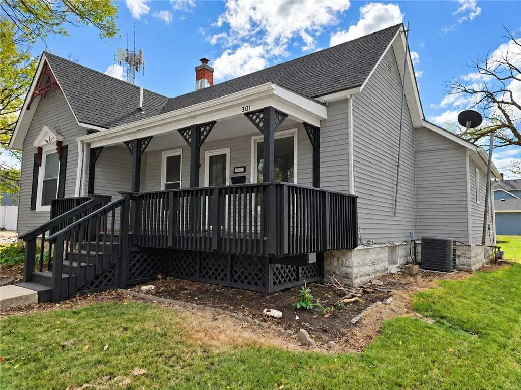 301 W Peoria Street, Paola, KS 66071 - #1
