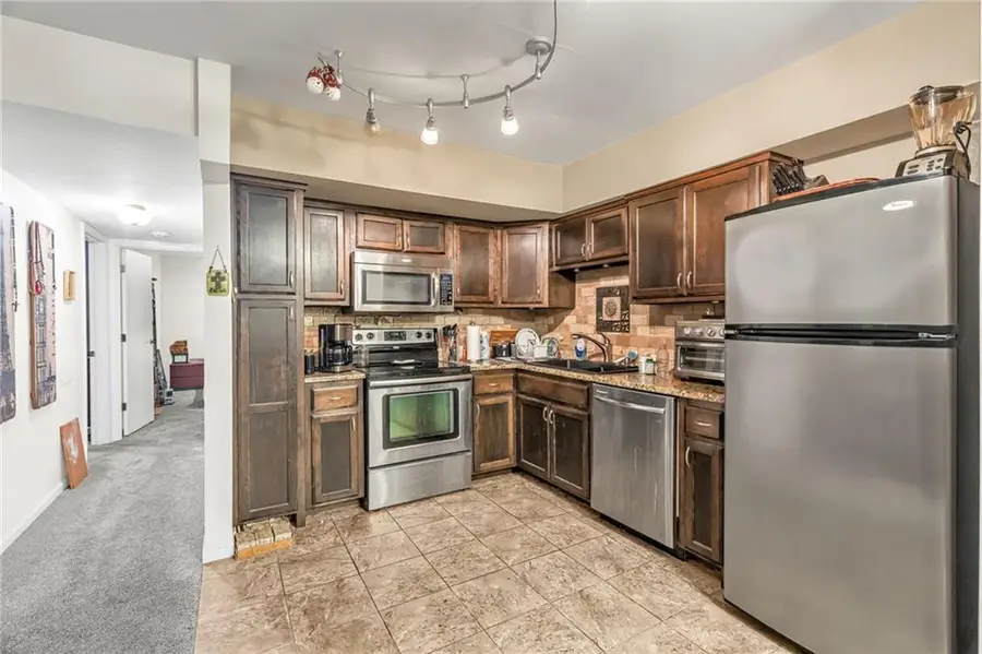 4511 Headwood Drive #10, Kansas City, MO 64111 - #3