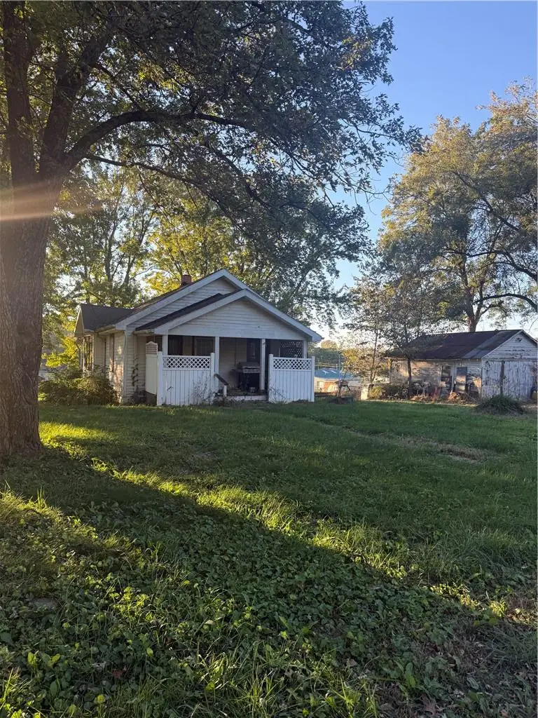 8400 Se King Hill Road, Saint Joseph, MO 64504 - #2