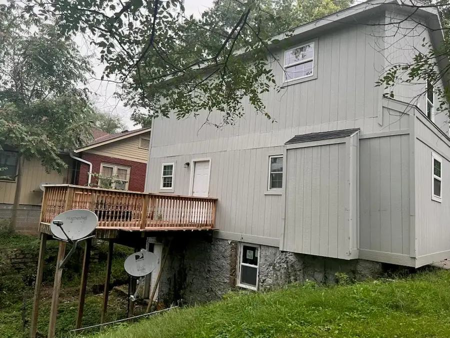526 S Brookside Avenue, Independence, MO 64053 - #2